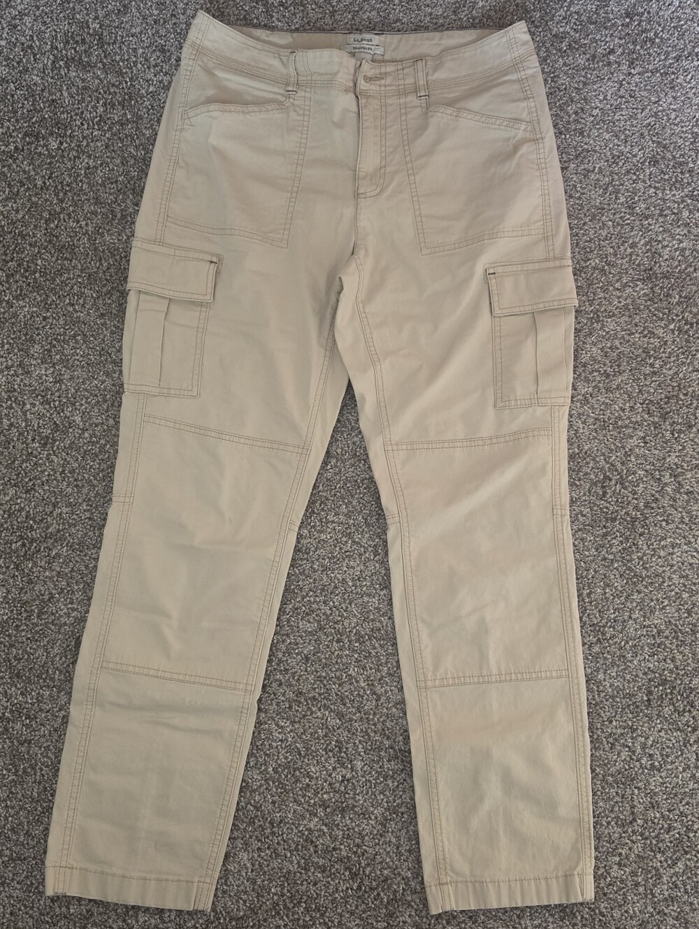 L.L. Bean Womans Favorite Fit Cream Cargo Pants